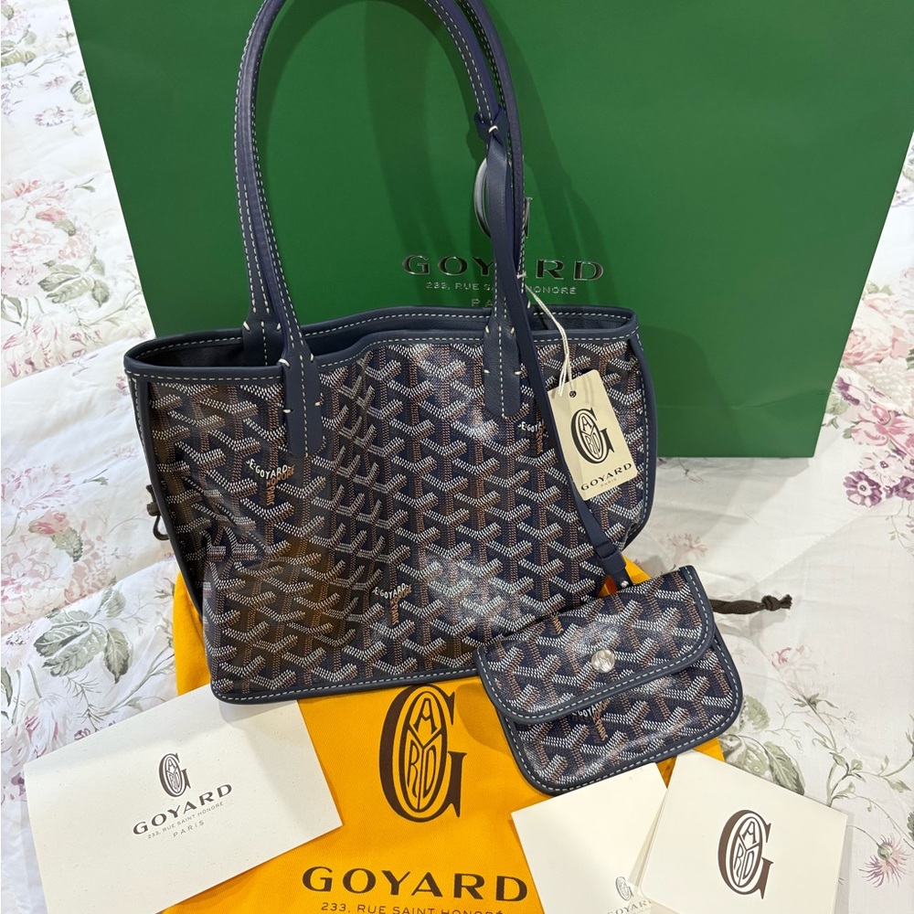 BRAND NEW UNUSED Goyard Anjou Mini Tote in Navy